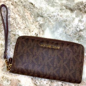 Michael Kors wristlet